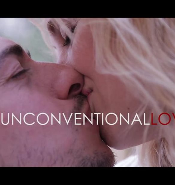 &quot;Unconventional Love&quot;: H &#x3BD;&#x3AD;&#x3B1; &#x3BA;&#x3B1;&#x3BC;&#x3C0;&#x3AC;&#x3BD;&#x3B9;&#x3B1; &#x3C4;&#x3B7;&#x3C2; Mo&#xEB;t &amp; Chandon &#x3BC;&#x3B1;&#x3C2; &#x3C5;&#x3C0;&#x3B5;&#x3BD;&#x3B8;&#x3C5;&#x3BC;&#x3AF;&#x3B6;&#x3B5;&#x3B9; &#x3CC;&#x3C4;&#x3B9; &#x3B7; &#x3B1;&#x3B3;&#x3AC;&#x3C0;&#x3B7; &#x3B5;&#x3AF;&#x3BD;&#x3B1;&#x3B9; &#x3B1;&#x3BD;&#x3C4;&#x3B9;&#x3C3;&#x3C5;&#x3BC;&#x3B2;&#x3B1;&#x3C4;&#x3B9;&#x3BA;&#x3AE;