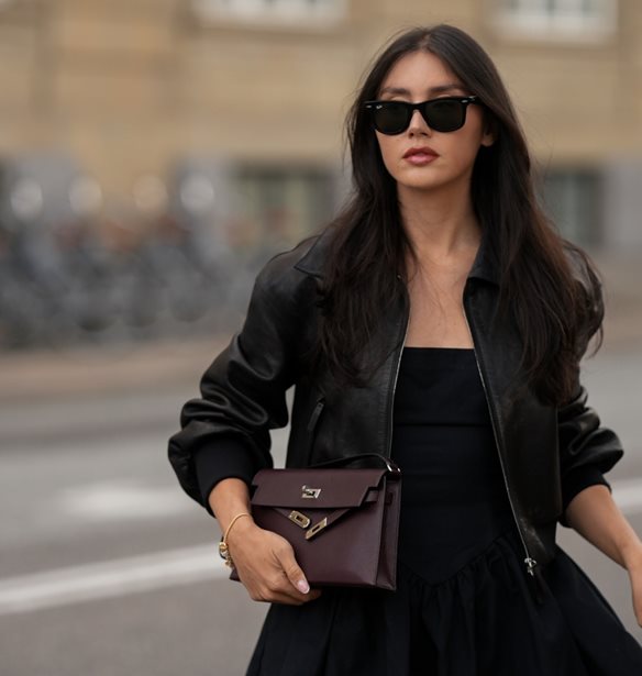 Πώς θα αποκτήσεις λαμπερή και νεανική επιδερμίδα αυτά τα Χριστούγεννα