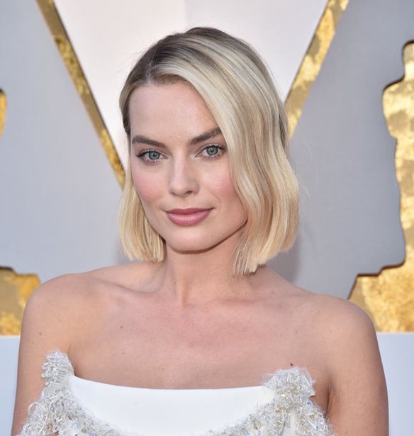 Margot Robbie: &#x397; &#x3C3;&#x3B7;&#x3BC;&#x3B1;&#x3BD;&#x3C4;&#x3B9;&#x3BA;&#x3AE; fashion &quot;&#x3B1;&#x3C0;&#x3BF;&#x3BA;&#x3AC;&#x3BB;&#x3C5;&#x3C8;&#x3B7;&quot; &#x3C4;&#x3B7;&#x3C2; &#x3B5;&#x3BC;&#x3C6;&#x3AC;&#x3BD;&#x3B9;&#x3C3;&#x3AE;&#x3C2; &#x3C4;&#x3B7;&#x3C2; &#x3C3;&#x3C4;&#x3B1; Oscars