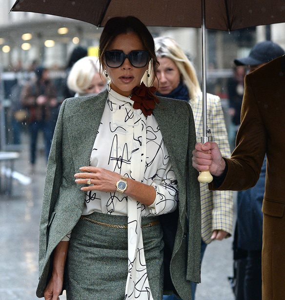 &#x397;appy B-Day Victoria Beckham | &#x398;&#x3C5;&#x3BC;&#x3CC;&#x3BC;&#x3B1;&#x3C3;&#x3C4;&#x3B5; 10 iconic fashion &#x3C3;&#x3C4;&#x3B9;&#x3B3;&#x3BC;&#x3AD;&#x3C2; &#x3C4;&#x3B7;&#x3C2;