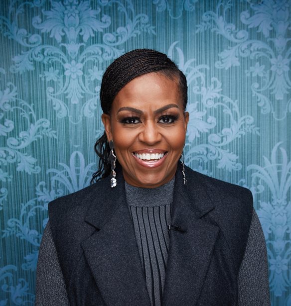 Michelle Obama | &#x397; &#x3BE;&#x3B5;&#x3BA;&#x3AC;&#x3B8;&#x3B1;&#x3C1;&#x3B7; &#x3B1;&#x3C0;&#x3AC;&#x3BD;&#x3C4;&#x3B7;&#x3C3;&#x3B7; (&#x3BC;&#x3B5; &#x3B5;&#x3BD;&#x3BD;&#x3B9;&#x3AC; &#x3BB;&#x3AD;&#x3BE;&#x3B5;&#x3B9;&#x3C2;) &#x3B3;&#x3B9;&#x3B1; &#x3C4;&#x3B7;&#x3BD; &#x3B1;&#x3BB;&#x3BB;&#x3B1;&#x3B3;&#x3AE; &#x3BF;&#x3BD;&#x3CC;&#x3BC;&#x3B1;&#x3C4;&#x3BF;&#x3C2; &#x3C4;&#x3B7;&#x3C2; &#x3BA;&#x3CC;&#x3C1;&#x3B7;&#x3C2; &#x3C4;&#x3B7;&#x3C2;, Malia