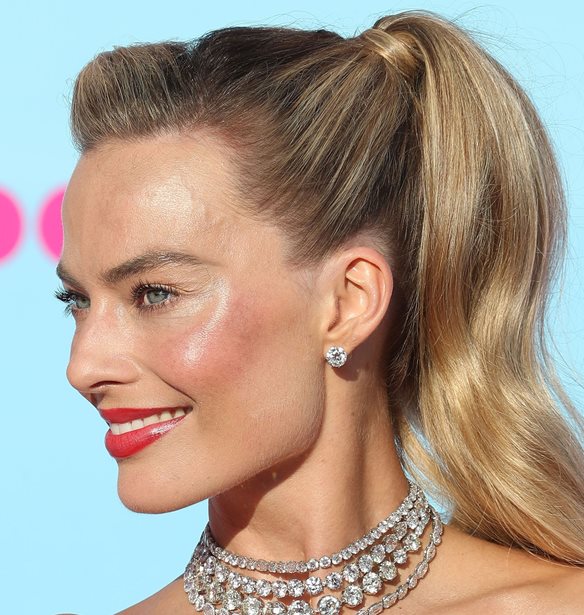 &#x397; &#x3C0;&#x3B1;&#x3BD;&#x3AC;&#x3BA;&#x3C1;&#x3B9;&#x3B2;&#x3B7; skincare &#x3C1;&#x3BF;&#x3C5;&#x3C4;&#x3AF;&#x3BD;&#x3B1; &#x3C4;&#x3B7;&#x3C2; Margot Robbie &#x3C3;&#x3C5;&#x3BD;&#x3B4;&#x3C5;&#x3AC;&#x3B6;&#x3B5;&#x3B9; &#x3C0;&#x3BF;&#x3BB;&#x3C5;&#x3C4;&#x3B5;&#x3BB;&#x3AE; &#x3BA;&#x3B1;&#x3BB;&#x3BB;&#x3C5;&#x3BD;&#x3C4;&#x3B9;&#x3BA;&#x3AC; &#x3BA;&#x3B1;&#x3B9; &#x3C0;&#x3C1;&#x3BF;&#x3CA;&#x3CC;&#x3BD;&#x3C4;&#x3B1; &#x3C6;&#x3B1;&#x3C1;&#x3BC;&#x3B1;&#x3BA;&#x3B5;&#x3AF;&#x3BF;&#x3C5;