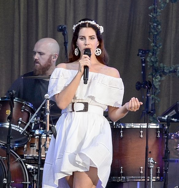 &#x3A4;&#x3BF; &#x3BD;&#x3AD;&#x3BF; &#x3AC;&#x3BB;&#x3BC;&#x3C0;&#x3BF;&#x3C5;&#x3BC; &#x3C4;&#x3B7;&#x3C2; Lana Del Rey &#x3B8;&#x3B1; &#x3AD;&#x3C7;&#x3B5;&#x3B9; &#x3C0;&#x3BF;&#x3BB;&#x3B9;&#x3C4;&#x3B9;&#x3BA;&#x3AE; &#x3C7;&#x3C1;&#x3BF;&#x3B9;&#x3AC;