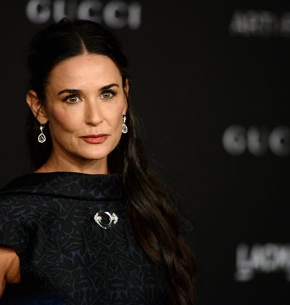 &#x397; Demi Moore &#x3C6;&#x3CC;&#x3C1;&#x3B5;&#x3C3;&#x3B5; &#x3C4;&#x3BF; &#x3C7;&#x3B1;&#x3C1;&#x3B1;&#x3BA;&#x3C4;&#x3B7;&#x3C1;&#x3B9;&#x3C3;&#x3C4;&#x3B9;&#x3BA;&#x3CC; &#x3BB;&#x3B5;&#x3BF;&#x3C0;&#x3AC;&#x3C1; &#x3BC;&#x3B1;&#x3B3;&#x3B9;&#x3CC; &#x3C4;&#x3B7;&#x3C2; &#x3BA;&#x3B1;&#x3B9; &#x3B1;&#x3C0;&#x3AD;&#x3B4;&#x3B5;&#x3B9;&#x3BE;&#x3B5; (&#x3B3;&#x3B9;&#x3B1; &#x3BC;&#x3AF;&#x3B1; &#x3B1;&#x3BA;&#x3CC;&#x3BC;&#x3B7; &#x3C6;&#x3BF;&#x3C1;&#x3AC;) &#x3CC;&#x3C4;&#x3B9; &#x3B7; &#x3B7;&#x3BB;&#x3B9;&#x3BA;&#x3AF;&#x3B1; &#x3B5;&#x3AF;&#x3BD;&#x3B1;&#x3B9; &#x3B1;&#x3C0;&#x3BB;&#x3AC; &#x3AD;&#x3BD;&#x3B1;&#x3C2; &#x3B1;&#x3C1;&#x3B9;&#x3B8;&#x3BC;&#x3CC;&#x3C2;