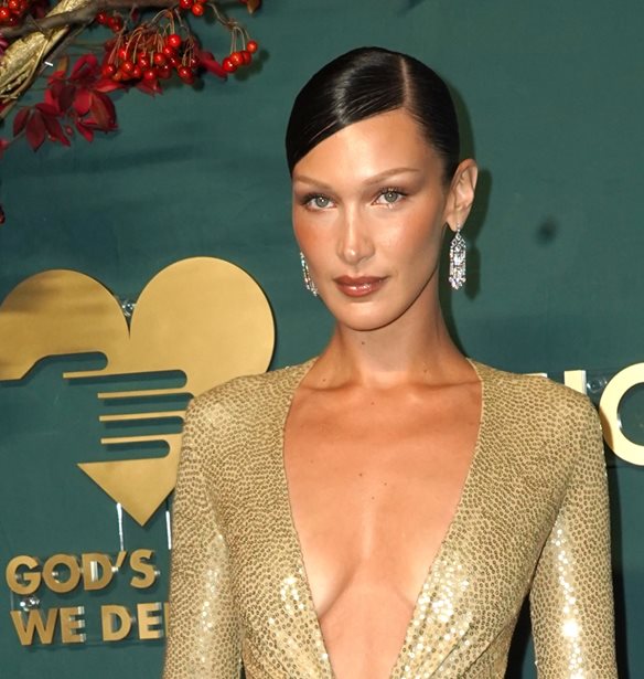 H Bella Hadid &#x3BC;&#x3AC;&#x3C2; &#x3C0;&#x3B1;&#x3C1;&#x3BF;&#x3C5;&#x3C3;&#x3B9;&#x3AC;&#x3B6;&#x3B5;&#x3B9; &#x3C4;&#x3BF; &#x3B4;&#x3B9;&#x3BA;&#x3CC; &#x3C4;&#x3B7;&#x3C2; perfume brand, &#xD4;rebella