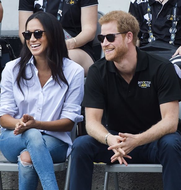 &#x3A4;&#x3BF; &#x3C0;&#x3B1;&#x3BB;&#x3AC;&#x3C4;&#x3B9; &#x3C4;&#x3BF;&#x3C5; Buckingham &#x3B1;&#x3C0;&#x3B1;&#x3BD;&#x3C4;&#x3AC; &#x3C3;&#x3C4;&#x3B9;&#x3C2; &#x3C6;&#x3AE;&#x3BC;&#x3B5;&#x3C2; &#x3C0;&#x3B5;&#x3C1;&#x3AF; &#x3B1;&#x3C1;&#x3C1;&#x3B1;&#x3B2;&#x3CE;&#x3BD;&#x3B1; &#x3C0;&#x3C1;&#x3AF;&#x3B3;&#x3BA;&#x3B9;&#x3C0;&#x3B1; Harry &#x3BA;&#x3B1;&#x3B9; Meghan Markle