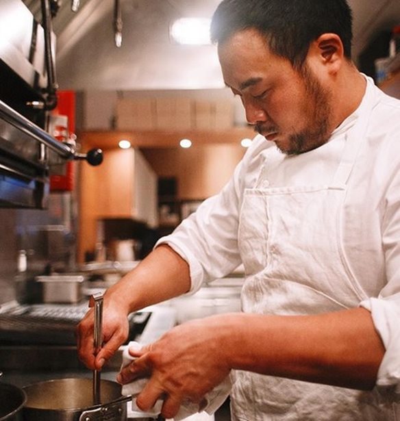 &#x3A4;&#x3BF; Momofuku &#x3BA;&#x3BB;&#x3B5;&#x3AF;&#x3BD;&#x3B5;&#x3B9; &#x3C4;&#x3BF; Nishi &#x3BA;&#x3B1;&#x3B9; &#x3BC;&#x3B5;&#x3C4;&#x3B1;&#x3BA;&#x3BF;&#x3BC;&#x3AF;&#x3B6;&#x3B5;&#x3B9; &#x3C4;&#x3BF; Ss&#xE4;m Bar &#x3B1;&#x3C0;&#x3CC; &#x3C4;&#x3BF; East Village