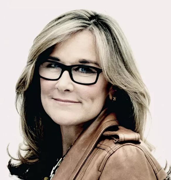 Power dressing: &#x39F;&#x3B9; &#x3B9;&#x3C3;&#x3C7;&#x3C5;&#x3C1;&#x3CC;&#x3C4;&#x3B5;&#x3C1;&#x3B5;&#x3C2; &#x3B3;&#x3C5;&#x3BD;&#x3B1;&#x3AF;&#x3BA;&#x3B5;&#x3C2; &#x3B5;&#x3C0;&#x3B9;&#x3C7;&#x3B5;&#x3B9;&#x3C1;&#x3B7;&#x3BC;&#x3B1;&#x3C4;&#x3AF;&#x3B5;&#x3C2; &#x3AD;&#x3C7;&#x3BF;&#x3C5;&#x3BD; &#x3C3;&#x3C4;&#x3C5;&#x3BB;