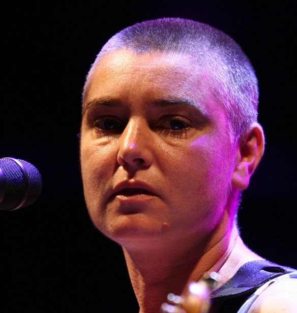 &#x38C;&#x3C4;&#x3B1;&#x3BD; &#x3B7; Sinead O&#x27;Connor &#x3C4;&#x3C1;&#x3B1;&#x3B3;&#x3BF;&#x3CD;&#x3B4;&#x3B7;&#x3C3;&#x3B5; &#x3C3;&#x3C4;&#x3B7;&#x3BD; &#x391;&#x3B8;&#x3AE;&#x3BD;&#x3B1; &#x3BC;&#x3B5; &#x3C4;&#x3BF;&#x3BD; &#x3A6;&#x3AF;&#x3BB;&#x3B9;&#x3C0;&#x3C0;&#x3BF; &#x3A0;&#x3BB;&#x3B9;&#x3AC;&#x3C4;&#x3C3;&#x3B9;&#x3BA;&#x3B1;