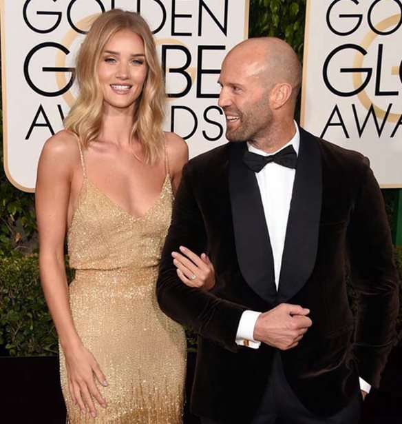 Rosie Huntington-Whiteley: &#x397; &#x3C0;&#x3C1;&#x3CE;&#x3C4;&#x3B7; &#x3B5;&#x3BC;&#x3C6;&#x3AC;&#x3BD;&#x3B9;&#x3C3;&#x3B7; &#x3BC;&#x3B5; &#x3C6;&#x3BF;&#x3C5;&#x3C3;&#x3BA;&#x3C9;&#x3BC;&#x3AD;&#x3BD;&#x3B7; &#x3BA;&#x3BF;&#x3B9;&#x3BB;&#x3AF;&#x3C4;&#x3C3;&#x3B1;!