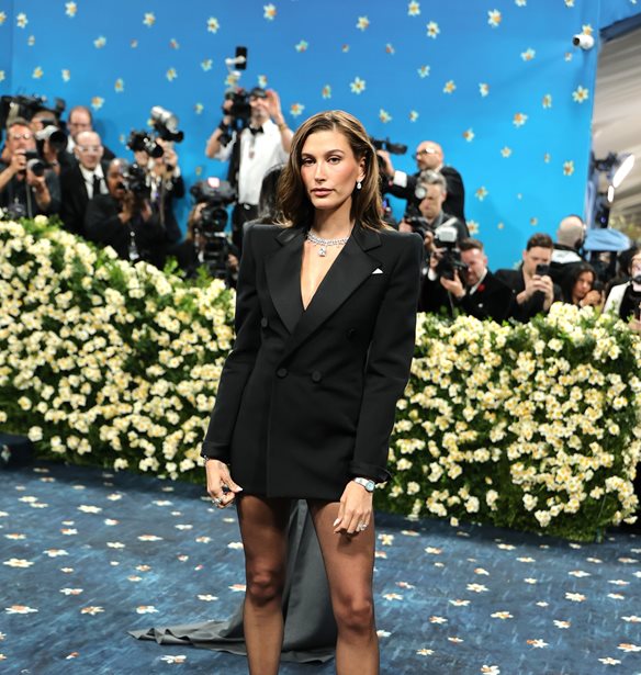 &#x397; &#x3AD;&#x3BE;&#x3BF;&#x3B4;&#x3BF;&#x3C2; &#x3C4;&#x3B7;&#x3C2; Hailey Bieber &#x3C7;&#x3C9;&#x3C1;&#x3AF;&#x3C2; &#x3C4;&#x3BF;&#x3BD; Justin &#x3BC;&#x3B5;&#x3C4;&#x3AC; &#x3C4;&#x3B7;&#x3BD; &#x3C5;&#x3C0;&#x3BF;&#x3B3;&#x3C1;&#x3B1;&#x3C6;&#x3AE; &#x3C3;&#x3C5;&#x3BC;&#x3C6;&#x3C9;&#x3BD;&#x3AF;&#x3B1;&#x3C2; &#x3B4;&#x3B9;&#x3C3;&#x3B5;&#x3BA;&#x3B1;&#x3C4;&#x3BF;&#x3BC;&#x3BC;&#x3C5;&#x3C1;&#x3AF;&#x3C9;&#x3BD; &#x3B4;&#x3BF;&#x3BB;&#x3B1;&#x3C1;&#x3AF;&#x3C9;&#x3BD;