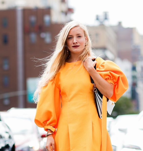 Αυτή η Νεοϋορκέζα στυλίστρια έχει την πιο ωραία συλλογή φορεμάτων στη ντουλάπα της