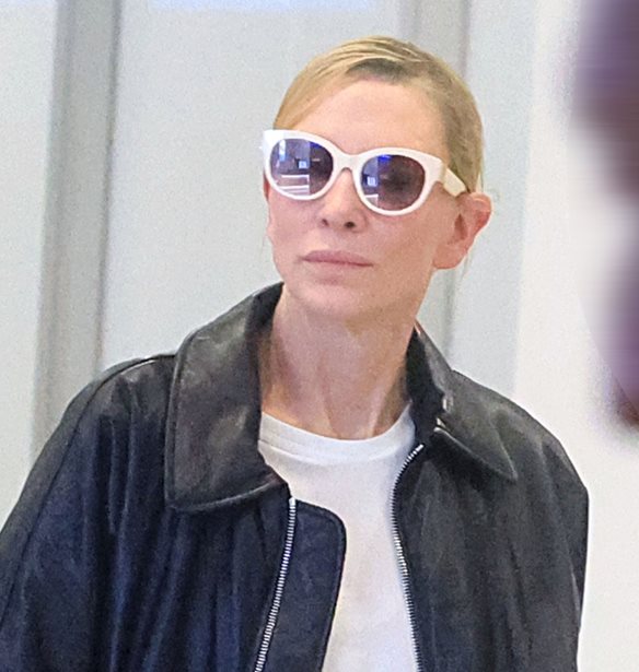 &#x397; Cate Blanchett &#x3C3;&#x3C4;&#x3B1; &#x3A3;&#x3C0;&#x3AC;&#x3C4;&#x3B1; &#x3BC;&#x3B5; sporty &#x3B5;&#x3BC;&#x3C6;&#x3AC;&#x3BD;&#x3B9;&#x3C3;&#x3B7;, &#x3C6;&#x3CC;&#x3C1;&#x3BC;&#x3B1; &#x3BA;&#x3B1;&#x3B9; sneakers