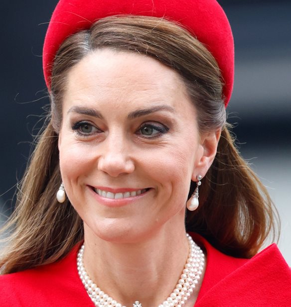 Kate Middleton | &#x3A4;&#x3BF; &#x3B4;&#x3B9;&#x3B1;&#x3C6;&#x3BF;&#x3C1;&#x3B5;&#x3C4;&#x3B9;&#x3BA;&#x3CC; &#x3C4;&#x3B7;&#x3C2; &#x3BC;&#x3AE;&#x3BD;&#x3C5;&#x3BC;&#x3B1; &#x3B3;&#x3B9;&#x3B1; &#x3C4;&#x3B7; &#x393;&#x3B9;&#x3BF;&#x3C1;&#x3C4;&#x3AE; &#x3C4;&#x3B7;&#x3C2; &#x39C;&#x3B7;&#x3C4;&#x3AD;&#x3C1;&#x3B1;&#x3C2;