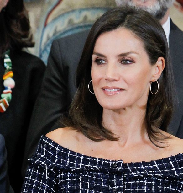 &#x397; &#x3B2;&#x3B1;&#x3C3;&#x3AF;&#x3BB;&#x3B9;&#x3C3;&#x3C3;&#x3B1; Letizia &#x3C6;&#x3CC;&#x3C1;&#x3B5;&#x3C3;&#x3B5; &#x3C4;&#x3BF; &#x3C0;&#x3B9;&#x3BF; chic &#x3C6;&#x3CC;&#x3C1;&#x3B5;&#x3BC;&#x3B1; &#x3B1;&#x3C0;&#x3CC; &#x3C4;&#x3B1; Zara