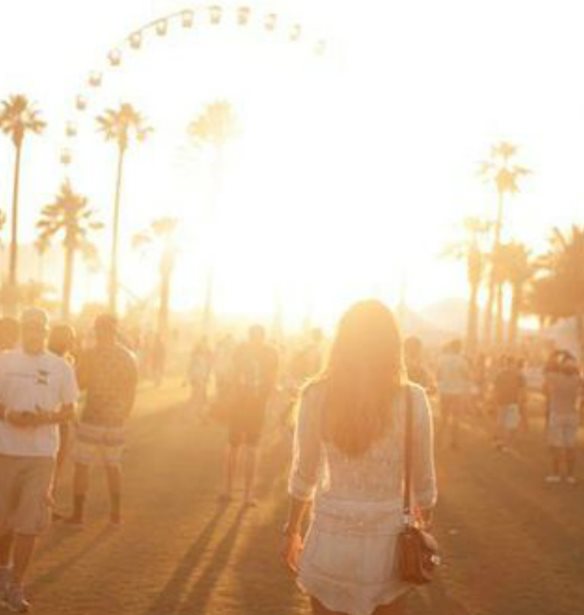 &#x3A4;&#x3BF; Coachella &#x3BC;&#x3B7;&#x3BD;&#x3CD;&#x3B5;&#x3B9; &#x3C4;&#x3B7;&#x3BD; Urban Outfitters