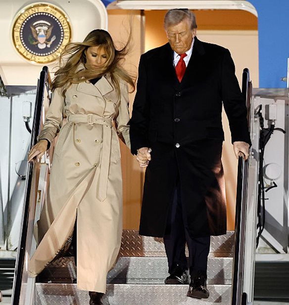 Melania Trump | M&#x3B5; &#x3B2;&#x3C1;&#x3B5;&#x3C4;&#x3B1;&#x3BD;&#x3B9;&#x3BA;&#x3AE; &#x3C5;&#x3C0;&#x3BF;&#x3B3;&#x3C1;&#x3B1;&#x3C6;&#x3AE; &#x3C4;&#x3BF; look &#x3C0;&#x3BF;&#x3C5; &#x3B5;&#x3C0;&#x3AD;&#x3BB;&#x3B5;&#x3BE;&#x3B5; &#x3B3;&#x3B9;&#x3B1; &#x3C4;&#x3B7;&#x3BD; &#x3AC;&#x3C6;&#x3B9;&#x3BE;&#x3AE; &#x3C4;&#x3B7;&#x3C2; &#x3C3;&#x3C4;&#x3BF; &#x39B;&#x3BF;&#x3BD;&#x3B4;&#x3AF;&#x3BD;&#x3BF;