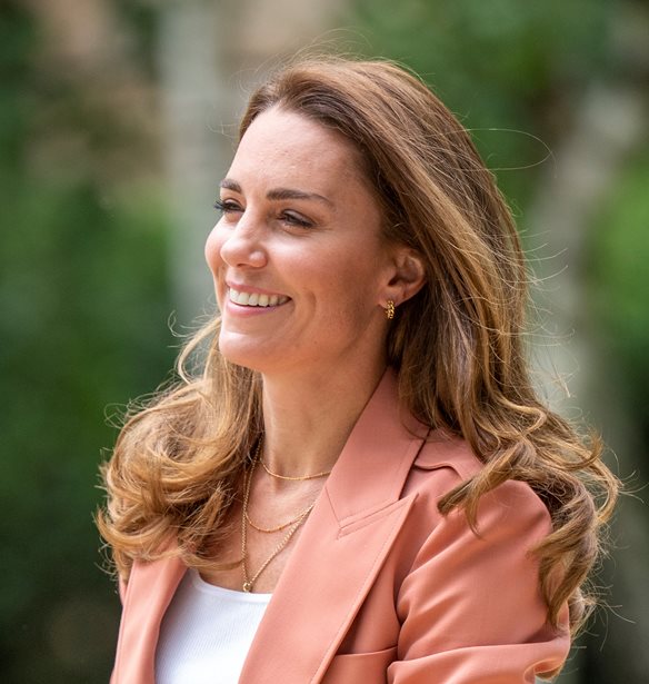 H Kate Middleton &#x3B5;&#x3BC;&#x3C6;&#x3B1;&#x3BD;&#x3AF;&#x3C3;&#x3C4;&#x3B7;&#x3BA;&#x3B5; &#x3BC;&#x3B5; &#x3C4;&#x3BF; &#x3C6;&#x3CC;&#x3C1;&#x3B5;&#x3BC;&#x3B1; - &#x3C4;&#x3AC;&#x3C3;&#x3B7; &#x3C4;&#x3BF;&#x3C5; &#x3C7;&#x3B5;&#x3B9;&#x3BC;&#x3CE;&#x3BD;&#x3B1; &#x3BA;&#x3B1;&#x3B9; &#x3BA;&#x3B1;&#x3BC;&#x3B7;&#x3BB;&#x3CC; &#x3C0;&#x3B1;&#x3BB;&#x3C4;&#x3CC; &#x3B1;&#x3C0;&#x3CC; &#x3C4;&#x3BF; Massimo Dutti