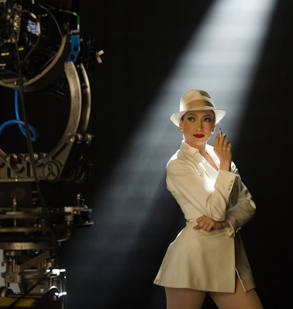 Kiss Of The Spider Woman | &#x3A0;&#x3CC;&#x3C4;&#x3B5; &#x3BA;&#x3AC;&#x3BD;&#x3B5;&#x3B9; &#x3C0;&#x3C1;&#x3B5;&#x3BC;&#x3B9;&#x3AD;&#x3C1;&#x3B1; &#x3B7; &#x3BD;&#x3AD;&#x3B1; &#x3C4;&#x3B1;&#x3B9;&#x3BD;&#x3AF;&#x3B1; &#x3BC;&#x3B5; &#x3C4;&#x3B7; Jennifer Lopez &#x3C3;&#x3C4;&#x3B7;&#x3BD; &#x395;&#x3BB;&#x3BB;&#x3AC;&#x3B4;&#x3B1;;
