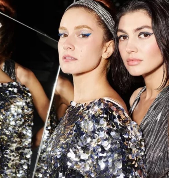 Party look | Τα beauty tips που θα σε βοηθήσουν να ξεχωρίζεις σε κάθε night out