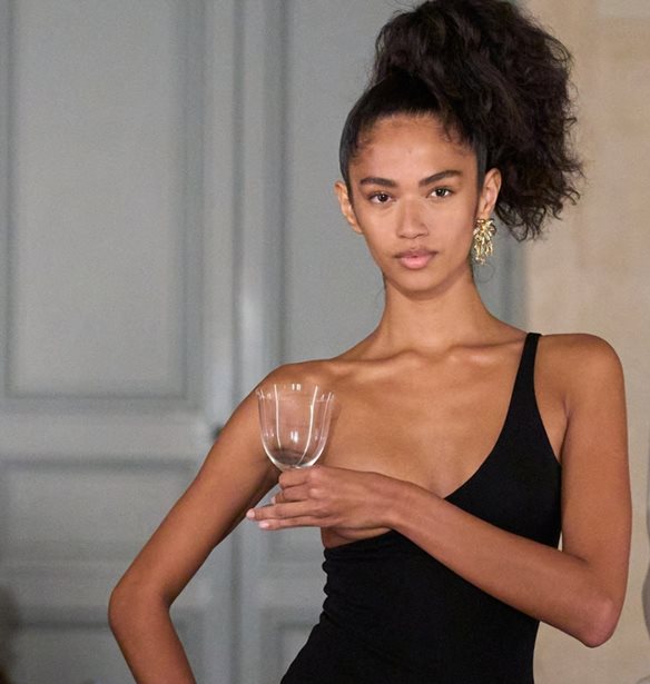 "Le Palmier" | Η Fall 2026 συλλογή του Jacquemus ήταν ένασουρεαλιστικό πάρτι στο Musée Picasso