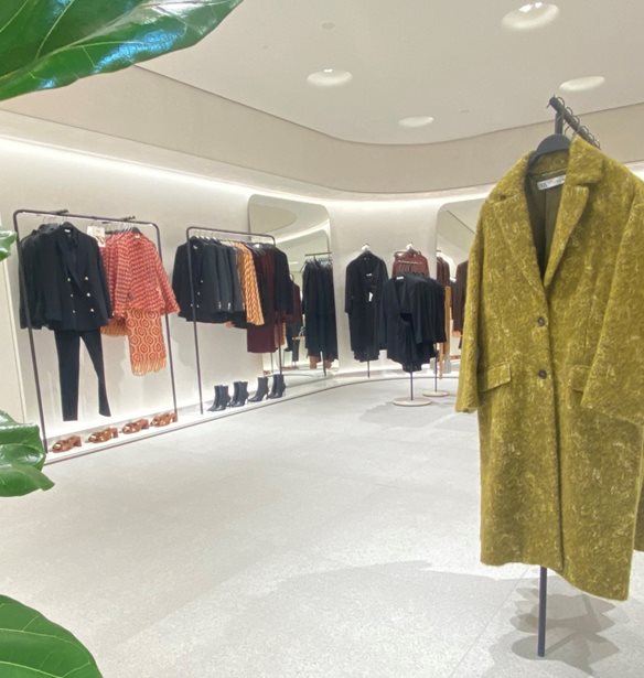 &#x397; Zara &#x3B1;&#x3C0;&#x3BF;&#x3BA;&#x3B1;&#x3BB;&#x3CD;&#x3C0;&#x3C4;&#x3B5;&#x3B9; &#x3C4;&#x3BF; &#x3BD;&#x3AD;&#x3BF; &#x3C0;&#x3B1;&#x3B3;&#x3BA;&#x3CC;&#x3C3;&#x3BC;&#x3B9;&#x3BF; concept store &#x3C3;&#x3C4;&#x3BF; &#x3B5;&#x3BC;&#x3C0;&#x3BF;&#x3C1;&#x3B9;&#x3BA;&#x3CC; &#x3BA;&#x3AD;&#x3BD;&#x3C4;&#x3C1;&#x3BF; Golden Hall