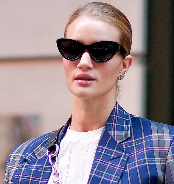 &#x3A0;&#x3C1;&#x3CE;&#x3C4;&#x3B1; &#x3B7; Kendall Jenner &#x3BA;&#x3B1;&#x3B9; &#x3C4;&#x3CE;&#x3C1;&#x3B1; &#x3B7; Rosie Huntington &#x3B5;&#x3C0;&#x3B9;&#x3B2;&#x3B5;&#x3B2;&#x3B1;&#x3B9;&#x3CE;&#x3BD;&#x3BF;&#x3C5;&#x3BD; &#x3C4;&#x3B7; &#x3BD;&#x3AD;&#x3B1; &#x3C4;&#x3AC;&#x3C3;&#x3B7; &#x3C3;&#x3C4;&#x3B9;&#x3C2; &#x3C4;&#x3C3;&#x3AC;&#x3BD;&#x3C4;&#x3B5;&#x3C2;