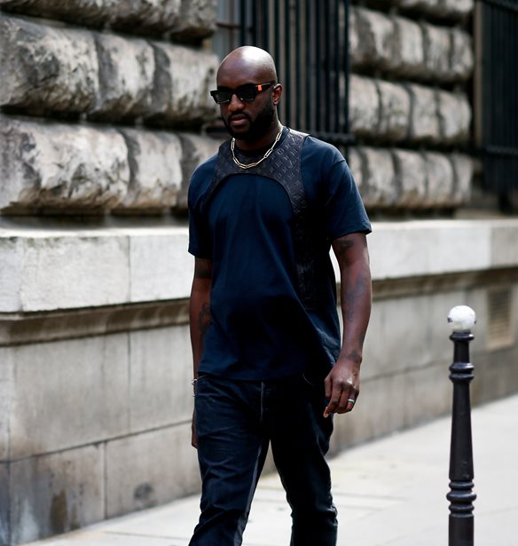 &#x39F; Virgil Abloh &#x3B4;&#x3AD;&#x3C7;&#x3C4;&#x3B7;&#x3BA;&#x3B5; &#x3AD;&#x3BD;&#x3C4;&#x3BF;&#x3BD;&#x3B5;&#x3C2; &#x3B5;&#x3C0;&#x3B9;&#x3BA;&#x3C1;&#x3AF;&#x3C3;&#x3B5;&#x3B9;&#x3C2; &#x3B3;&#x3B9;&#x3B1; &#x3C4;&#x3B1; &#x3C0;&#x3C1;&#x3CC;&#x3C3;&#x3C6;&#x3B1;&#x3C4;&#x3B1; &#x3C3;&#x3C7;&#x3CC;&#x3BB;&#x3B9;&#x3AC; &#x3C4;&#x3BF;&#x3C5;