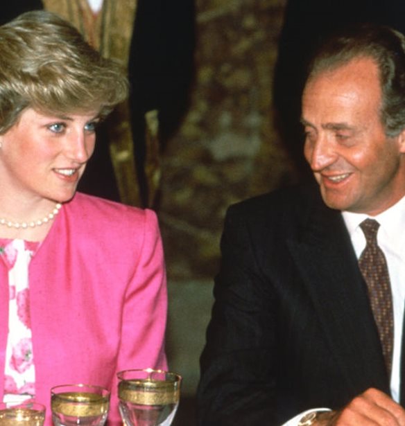 &quot;&#x3A8;&#x3C5;&#x3C7;&#x3C1;&#x3AE; &#x3BA;&#x3B9; &#x3B1;&#x3C0;&#x3CC;&#x3BC;&#x3B1;&#x3BA;&#x3C1;&#x3B7;, &#x3B5;&#x3BA;&#x3C4;&#x3CC;&#x3C2; &#x3B1;&#x3C0;&#x3CC; &#x3C4;&#x3B7;&#x3BD; &#x3C0;&#x3B1;&#x3C1;&#x3BF;&#x3C5;&#x3C3;&#x3AF;&#x3B1; &#x3C0;&#x3B1;&#x3C0;&#x3B1;&#x3C1;&#x3AC;&#x3C4;&#x3C3;&#x3B9;&quot;: O &#x3A7;&#x3BF;&#x3C5;&#x3AC;&#x3BD; &#x39A;&#x3AC;&#x3C1;&#x3BB;&#x3BF;&#x3C2; &#x3BA;&#x3B1;&#x3C4;&#x3B1;&#x3BA;&#x3B5;&#x3C1;&#x3B1;&#x3C5;&#x3BD;&#x3CE;&#x3BD;&#x3B5;&#x3B9; &#x3C4;&#x3B7;&#x3BD; &#x3C0;&#x3C1;&#x3B9;&#x3B3;&#x3BA;&#x3AF;&#x3C0;&#x3B9;&#x3C3;&#x3C3;&#x3B1; Diana