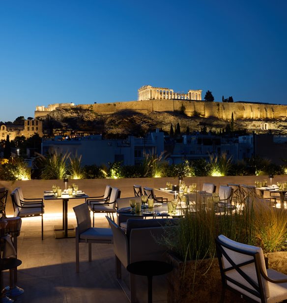 &#x39A;&#x3B1;&#x3BB;&#x3BF;&#x3BA;&#x3B1;&#x3AF;&#x3C1;&#x3B9; &#x3C3;&#x3C4;&#x3B7;&#x3BD; &#x3C0;&#x3CC;&#x3BB;&#x3B7; | Rooftop dining &#x3BC;&#x3B5; &#x3B8;&#x3AD;&#x3B1; &#x3C4;&#x3B7;&#x3BD; &#x391;&#x3BA;&#x3C1;&#x3CC;&#x3C0;&#x3BF;&#x3BB;&#x3B7; &#x3BA;&#x3B1;&#x3B9; &#x3C4;&#x3BF;&#x3BD; &#x39B;&#x3C5;&#x3BA;&#x3B1;&#x3B2;&#x3B7;&#x3C4;&#x3C4;&#x3CC; &#x3C3;&#x3B5; &#x3B4;&#x3CD;&#x3BF; &#x3BA;&#x3BF;&#x3C1;&#x3C5;&#x3C6;&#x3B1;&#x3AF;&#x3B5;&#x3C2; (&#x3BA;&#x3C5;&#x3C1;&#x3B9;&#x3BF;&#x3BB;&#x3B5;&#x3BA;&#x3C4;&#x3B9;&#x3BA;&#x3AC;) &#x3B4;&#x3B9;&#x3B5;&#x3C5;&#x3B8;&#x3CD;&#x3BD;&#x3C3;&#x3B5;&#x3B9;&#x3C2;