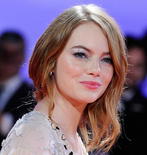 &#x3A4;&#x3BF; look &#x3C0;&#x3BF;&#x3C5; &#x3B5;&#x3C0;&#x3AD;&#x3BB;&#x3B5;&#x3BE;&#x3B5; &#x3B7; Emma Stone &#x3B3;&#x3B9;&#x3B1; &#x3BD;&#x3B1; &#x3C4;&#x3B1;&#x3BE;&#x3B9;&#x3B4;&#x3AD;&#x3C8;&#x3B5;&#x3B9; &#x3C3;&#x3C4;&#x3B7;&#x3BD; &#x395;&#x3BB;&#x3BB;&#x3AC;&#x3B4;&#x3B1;