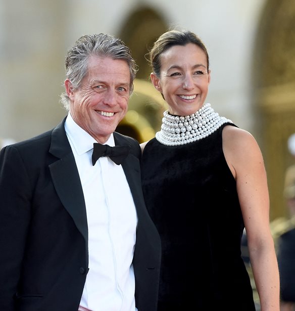 Hugh Grant | &#x397; &#x3B5;&#x3BD;&#x3C4;&#x3C5;&#x3C0;&#x3C9;&#x3C3;&#x3B9;&#x3B1;&#x3BA;&#x3AE; &#x3B5;&#x3BC;&#x3C6;&#x3AC;&#x3BD;&#x3B9;&#x3C3;&#x3B7; &#x3BC;&#x3B5; &#x3C4;&#x3B7; &#x3C3;&#x3CD;&#x3B6;&#x3C5;&#x3B3;&#x3CC; &#x3C4;&#x3BF;&#x3C5; &#x3C3;&#x3C4;&#x3BF; &#x3B4;&#x3B5;&#x3AF;&#x3C0;&#x3BD;&#x3BF; &#x3C0;&#x3BF;&#x3C5; &#x3C0;&#x3B1;&#x3C1;&#x3AD;&#x3B8;&#x3B5;&#x3C3;&#x3B5; &#x3BF; Macron &#x3B3;&#x3B9;&#x3B1; &#x3C4;&#x3BF;&#x3BD; &#x3B2;&#x3B1;&#x3C3;&#x3B9;&#x3BB;&#x3B9;&#x3AC; &#x39A;&#x3AC;&#x3C1;&#x3BF;&#x3BB;&#x3BF; &#x3BA;&#x3B1;&#x3B9; &#x3C4;&#x3B7;&#x3BD; &#x39A;&#x3B1;&#x3BC;&#x3AF;&#x3BB;&#x3B1;