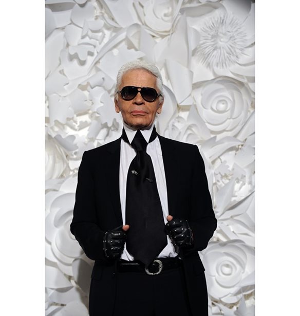 &#x39F;&#x3B9; &#x3B8;&#x3C1;&#x3CD;&#x3BB;&#x3BF;&#x3B9; &#x3C4;&#x3B7;&#x3C2; &#x3BC;&#x3CC;&#x3B4;&#x3B1;&#x3C2; &#x3B5;&#x3BD;&#x3CE;&#x3BD;&#x3BF;&#x3C5;&#x3BD; &#x3C4;&#x3B9;&#x3C2; &#x3B4;&#x3C5;&#x3BD;&#x3AC;&#x3BC;&#x3B5;&#x3B9;&#x3C2; &#x3C4;&#x3BF;&#x3C5;&#x3C2; &#x3BA;&#x3B1;&#x3B9; &#x3C3;&#x3C7;&#x3B5;&#x3B4;&#x3B9;&#x3AC;&#x3B6;&#x3BF;&#x3C5;&#x3BD; &#x3B3;&#x3B9;&#x3B1; &#x3C4;&#x3BF;&#x3BD; &#x39A;arl Lagerfeld