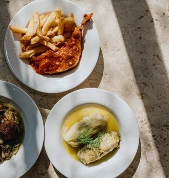 &#x388;&#x3BD;&#x3B1; &#x3BA;&#x3BF;&#x3C1;&#x3C5;&#x3C6;&#x3B1;&#x3AF;&#x3BF; &#x3B5;&#x3C3;&#x3C4;&#x3B9;&#x3B1;&#x3C4;&#x3CC;&#x3C1;&#x3B9;&#x3BF; &#x3C4;&#x3B7;&#x3C2; &#x39A;&#x3B1;&#x3BB;&#x3B1;&#x3BC;&#x3AC;&#x3C4;&#x3B1;&#x3C2;, &#x3B3;&#x3B9;&#x3B1; &#x3AD;&#x3BD;&#x3B1; &#x3B2;&#x3C1;&#x3AC;&#x3B4;&#x3C5; &#x3C3;&#x3C4;&#x3B7;&#x3BD; &#x391;&#x3B8;&#x3AE;&#x3BD;&#x3B1;