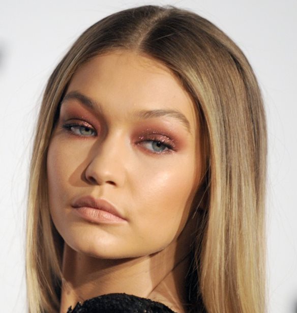 Gigi Hadid: &#x394;&#x3B5; &#x3C6;&#x3B1;&#x3BD;&#x3C4;&#x3B1;&#x3B6;&#x3CC;&#x3C3;&#x3BF;&#x3C5;&#x3BD; &#x3C0;&#x3BF;&#x3C4;&#x3AD; &#x3C4;&#x3B9; &#x3C4;&#x3C1;&#x3CE;&#x3B5;&#x3B9; &#x3B3;&#x3B9;&#x3B1; &#x3C0;&#x3C1;&#x3C9;&#x3B9;&#x3BD;&#x3CC;