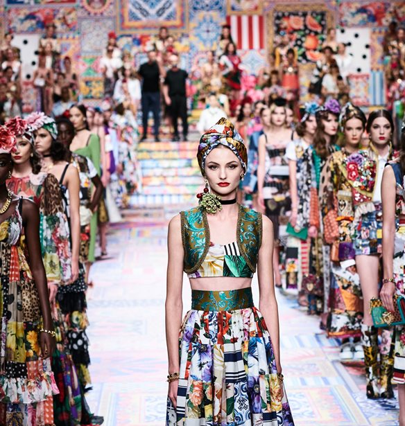 Οι Dolce&amp;Gabbana γέμισαν το catwalk με χρώμα και αισιοδοξία