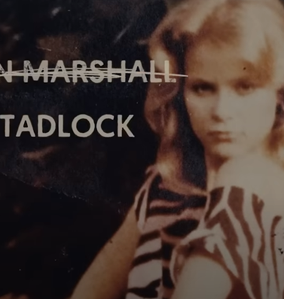 Girl in the Picture | &#x3A4;&#x3BF; &#x3C0;&#x3B9;&#x3BF; &#x3C4;&#x3C1;&#x3BF;&#x3BC;&#x3B1;&#x3BA;&#x3C4;&#x3B9;&#x3BA;&#x3CC; &#x3BD;&#x3C4;&#x3BF;&#x3BA;&#x3B9;&#x3BC;&#x3B1;&#x3BD;&#x3C4;&#x3AD;&#x3C1; &#x3C3;&#x3C4;&#x3B7;&#x3BD; &#x3B9;&#x3C3;&#x3C4;&#x3BF;&#x3C1;&#x3AF;&#x3B1; &#x3C4;&#x3BF;&#x3C5; Netflix