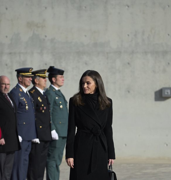 &#x392;&#x3B1;&#x3C3;&#x3AF;&#x3BB;&#x3B9;&#x3C3;&#x3C3;&#x3B1; Letizia &#x3C4;&#x3B7;&#x3C2; &#x399;&#x3C3;&#x3C0;&#x3B1;&#x3BD;&#x3AF;&#x3B1;&#x3C2; | &#x3A6;&#x3CC;&#x3C1;&#x3B5;&#x3C3;&#x3B5; &#x3C4;&#x3BF; &#x3B1;&#x3C0;&#x3CC;&#x3BB;&#x3C5;&#x3C4;&#x3BF; &#x3C7;&#x3B5;&#x3B9;&#x3BC;&#x3B5;&#x3C1;&#x3B9;&#x3BD;&#x3CC; &#x3BB;&#x3BF;&#x3C5;&#x3BA;
