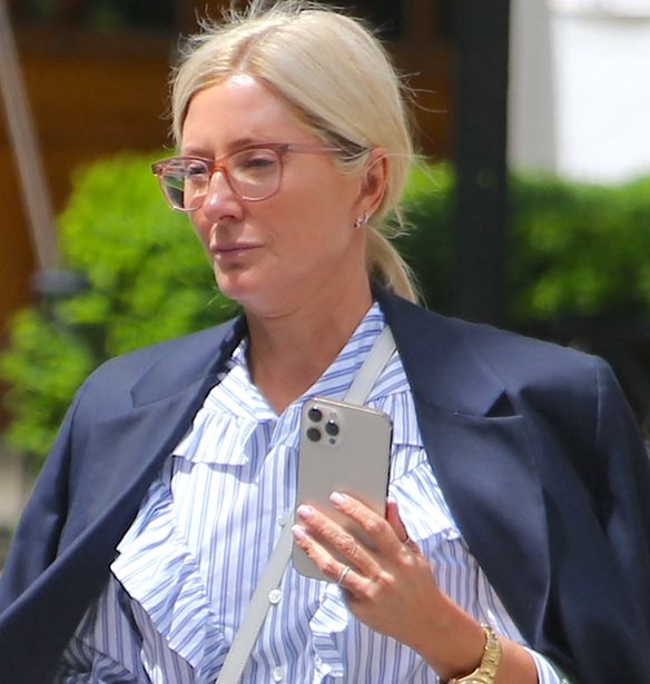 Marie Chantal | &#x39C;&#x3B5; &#x3BB;&#x3B5;&#x3C5;&#x3BA;&#x3CC; &#x3C3;&#x3B5;&#x3BC;&#x3B9;&#x3B6;&#x3B9;&#x3AD; &#x3C6;&#x3CC;&#x3C1;&#x3B5;&#x3BC;&#x3B1; &#x3C3;&#x3C4;&#x3BF; &#x397;&#x3C1;&#x3CE;&#x3B4;&#x3B5;&#x3B9;&#x3BF;