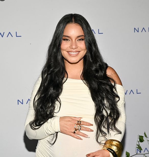 &#x397; Vanessa Hudgens &#x3B3;&#x3AD;&#x3BD;&#x3BD;&#x3B7;&#x3C3;&#x3B5; &#x3C4;&#x3BF; &#x3B4;&#x3B5;&#x3CD;&#x3C4;&#x3B5;&#x3C1;&#x3BF; &#x3C0;&#x3B1;&#x3B9;&#x3B4;&#x3AF; &#x3C4;&#x3B7;&#x3C2;! &#x397; &#x3C6;&#x3C9;&#x3C4;&#x3BF;&#x3B3;&#x3C1;&#x3B1;&#x3C6;&#x3AF;&#x3B1; &#x3C0;&#x3BF;&#x3C5; &#x3B1;&#x3BD;&#x3AD;&#x3B2;&#x3B1;&#x3C3;&#x3B5; &#x3B1;&#x3C0;&#x3CC; &#x3C4;&#x3BF; &#x3BC;&#x3B1;&#x3B9;&#x3B5;&#x3C5;&#x3C4;&#x3AE;&#x3C1;&#x3B9;&#x3BF;