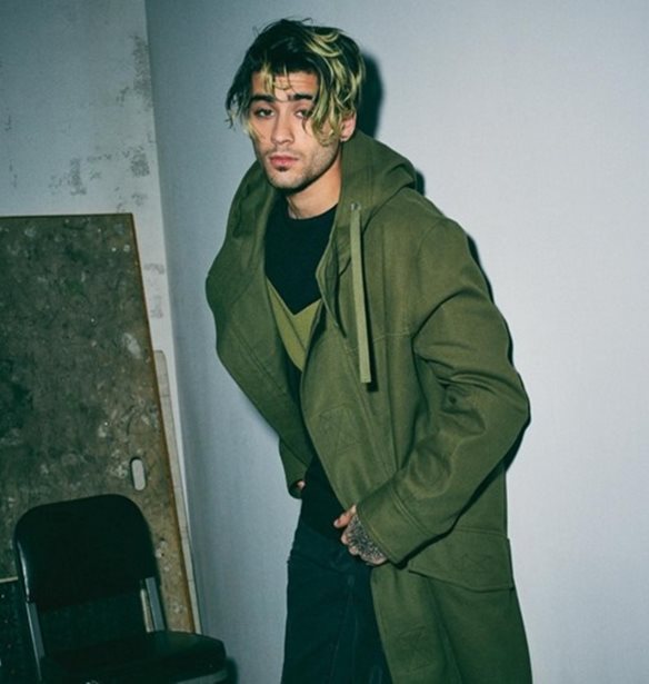 Zayn Malik: &#x3A4;&#x3BF;&#x3BD; &#x3AD;&#x3C7;&#x3B5;&#x3B9; &#x3BB;&#x3B1;&#x3C4;&#x3C1;&#x3AD;&#x3C8;&#x3B5;&#x3B9; &#x3CC;&#x3BB;&#x3B7; &#x3B7; &#x3BF;&#x3B9;&#x3BA;&#x3BF;&#x3B3;&#x3AD;&#x3BD;&#x3B5;&#x3B9;&#x3B1; Hadid!