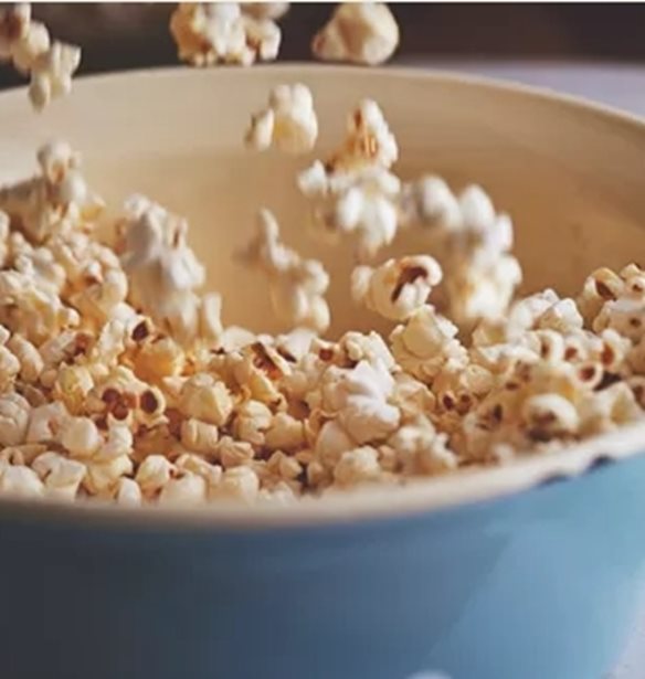 Οι τροφές που (κακώς) αποφεύγουμε όταν κάνουμε υγιεινή διατροφή