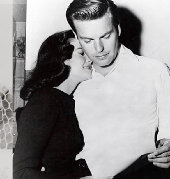 &#x39F;&#x3B9; &#x3BC;&#x3C5;&#x3C3;&#x3C4;&#x3AE;&#x3C1;&#x3B9;&#x3BF;&#x3B9; &#x3B8;&#x3AC;&#x3BD;&#x3B1;&#x3C4;&#x3BF;&#x3B9; &#x3C4;&#x3BF;&#x3C5; &#x3A7;&#x3CC;&#x3BB;&#x3B9;&#x3B3;&#x3BF;&#x3C5;&#x3BD;&#x3C4; | &#x391;&#x3C0;&#x3CC; &#x3C4;&#x3B7;&#x3BD; &#x3BA;&#x3CC;&#x3C1;&#x3B7; &#x3C4;&#x3B7;&#x3C2; Whitney Houston &#x3BC;&#x3AD;&#x3C7;&#x3C1;&#x3B9; &#x3C4;o&#x3BD; Prince &#x3BA;&#x3B1;&#x3B9; &#x3C4;&#x3B7;&#x3BD; &#x3C4;&#x3C1;&#x3B1;&#x3B3;&#x3BF;&#x3C5;&#x3B4;&#x3AF;&#x3C3;&#x3C4;&#x3C1;&#x3B9;&#x3B1; &#x3C4;&#x3C9;&#x3BD; Cranberries