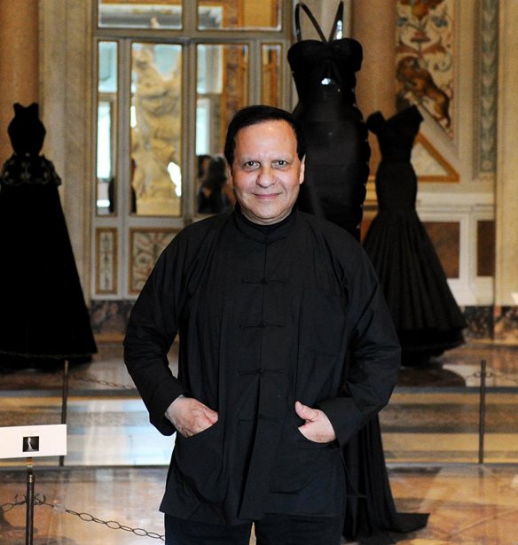 Azzedine Ala&#xEF;a: &#x388;&#x3BD;&#x3B1;&#x3C2; &#x3B3;&#x3BB;&#x3CD;&#x3C0;&#x3C4;&#x3B7;&#x3C2; &#x3C3;&#x3C4;&#x3BF;&#x3BD; &#x3BA;&#x3CC;&#x3C3;&#x3BC;&#x3BF; &#x3C4;&#x3B7;&#x3C2; &#x3C5;&#x3C8;&#x3B7;&#x3BB;&#x3AE;&#x3C2; &#x3C1;&#x3B1;&#x3C0;&#x3C4;&#x3B9;&#x3BA;&#x3AE;&#x3C2;
