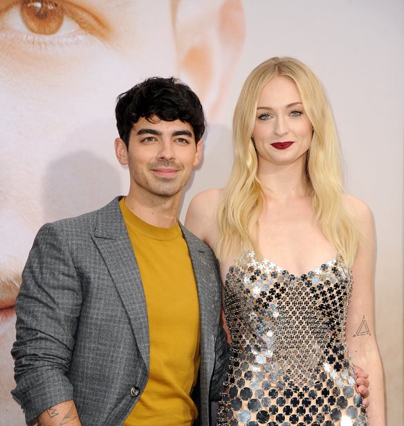 Joe Jonas - Sophie Turner | &#x39F;&#x3C1;&#x3B9;&#x3C3;&#x3C4;&#x3B9;&#x3BA;&#x3BF;&#x3C0;&#x3BF;&#x3B9;&#x3AE;&#x3B8;&#x3B7;&#x3BA;&#x3B5; &#x3C4;&#x3BF; &#x3B4;&#x3B9;&#x3B1;&#x3B6;&#x3CD;&#x3B3;&#x3B9;&#x3CC; &#x3C4;&#x3BF;&#x3C5;&#x3C2;