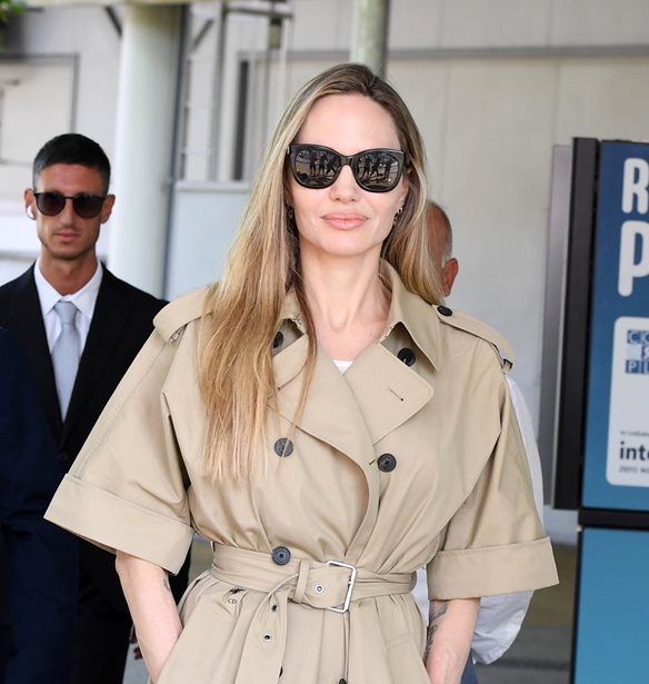 Angelina Jolie | &#x39C;&#x3B5; &#x3BA;&#x3B1;&#x3C3;&#x3BC;&#x3B9;&#x3C1;&#x3AD;&#x3BD;&#x3B9;&#x3BF; &#x3C0;&#x3B1;&#x3BB;&#x3C4;&#x3CC; &#x3C3;&#x3C4;&#x3B7;&#x3BD; &#x3C0;&#x3B9;&#x3BF; &#x3C4;&#x3B1;&#x3B9;&#x3C1;&#x3B9;&#x3B1;&#x3C3;&#x3C4;&#x3AE; &#x3B1;&#x3C0;&#x3CC;&#x3C7;&#x3C1;&#x3C9;&#x3C3;&#x3B7; &#x3B3;&#x3B9;&#x3B1; &#x3C4;&#x3BF; &#x3C6;&#x3B8;&#x3B9;&#x3BD;&#x3CC;&#x3C0;&#x3C9;&#x3C1;&#x3BF;