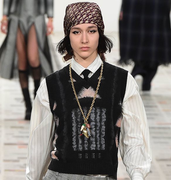 Knit vest trend: 15 σχέδια για να φορέσεις το πιο διαχρονικό πλεκτό