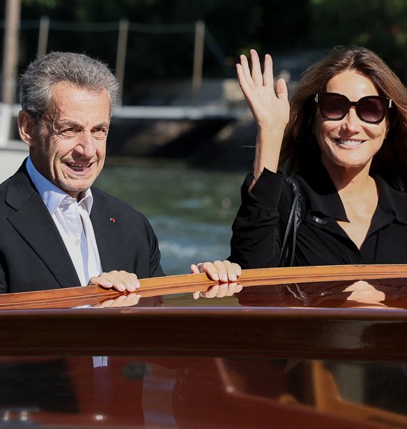 Carla Bruni - Nicolas Sarkozy | &#x3A3;&#x3C4;&#x3B7;&#x3BD; &#x395;&#x3BB;&#x3BB;&#x3AC;&#x3B4;&#x3B1; &#x3B3;&#x3B9;&#x3B1; &#x3C4;&#x3B9;&#x3C2; &#x3BA;&#x3B1;&#x3BB;&#x3BF;&#x3BA;&#x3B1;&#x3B9;&#x3C1;&#x3B9;&#x3BD;&#x3AD;&#x3C2; &#x3C4;&#x3BF;&#x3C5;&#x3C2; &#x3B4;&#x3B9;&#x3B1;&#x3BA;&#x3BF;&#x3C0;&#x3AD;&#x3C2; (&#x3B2;&#x3AF;&#x3BD;&#x3C4;&#x3B5;&#x3BF;)