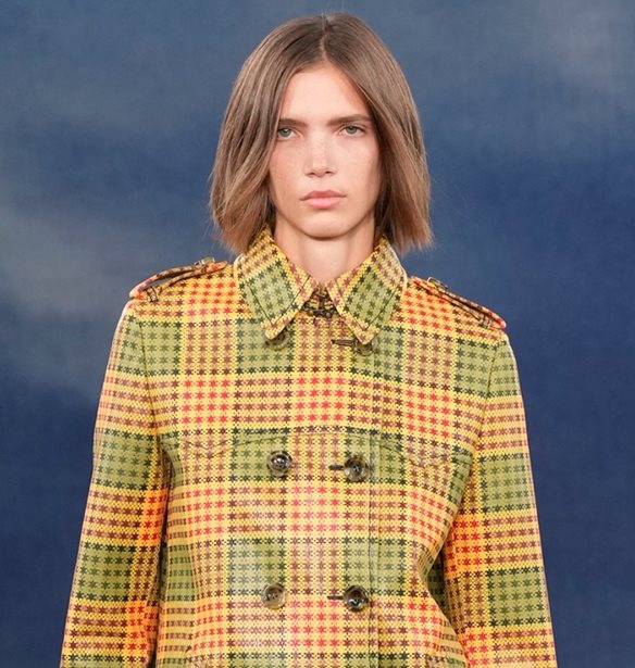 Burberry SS26 | &#x38C;&#x3C4;&#x3B1;&#x3BD; &#x3C4;&#x3BF; &#x3B2;&#x3C1;&#x3B5;&#x3C4;&#x3B1;&#x3BD;&#x3B9;&#x3BA;&#x3CC; &#x3C3;&#x3C4;&#x3B9;&#x3BB; &#x3C3;&#x3C5;&#x3BD;&#x3AC;&#x3BD;&#x3C4;&#x3B7;&#x3C3;&#x3B5; &#x3C4;&#x3BF; Rock &#x27;n&#x27; Roll