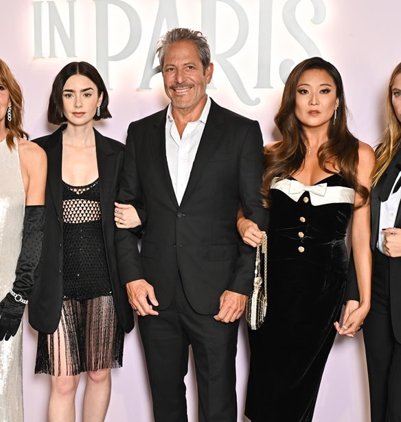 Emily In Paris | &#x3A4;&#x3B1; relationship status &#x3C4;&#x3C9;&#x3BD; &#x3C0;&#x3C1;&#x3C9;&#x3C4;&#x3B1;&#x3B3;&#x3C9;&#x3BD;&#x3B9;&#x3C3;&#x3C4;&#x3CE;&#x3BD; &#x3C4;&#x3B7;&#x3C2; &#x3C3;&#x3B5;&#x3B9;&#x3C1;&#x3AC;&#x3C2;